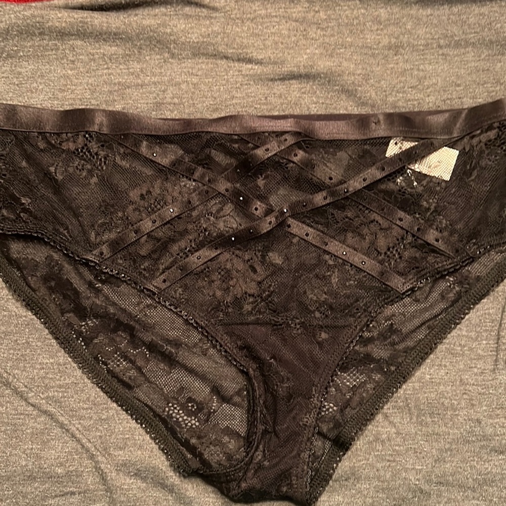 NWT Torrid BLK Stud Panty with Strappy Cage Back Size 0